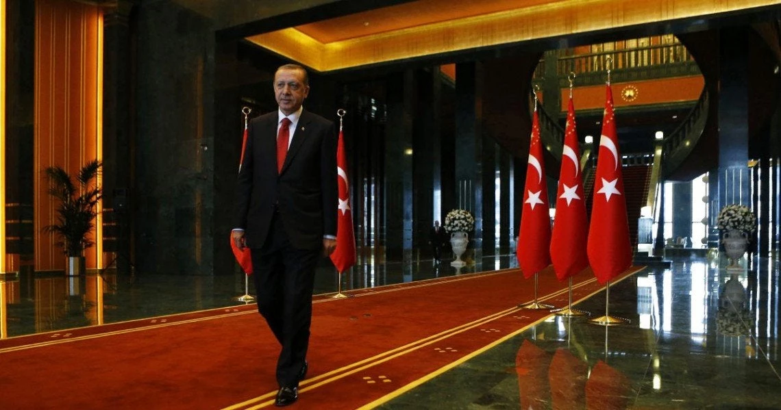 Το μανιφέστο του σύγχρονου «Σουλτάνου»: «Θα μεγαλώσουμε την Τουρκία ως έθνος» – Οθωμανική ρητορική από σύμβουλο του Ερντογάν